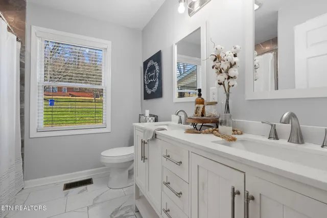 $275,000 | 319 Meadowview Drive, Harriman, TN 37748