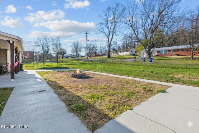 $275,000 | 319 Meadowview Drive, Harriman, TN 37748