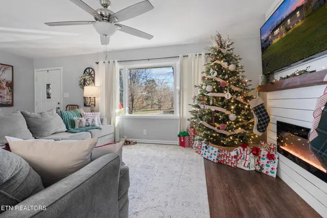 $275,000 | 319 Meadowview Drive, Harriman, TN 37748