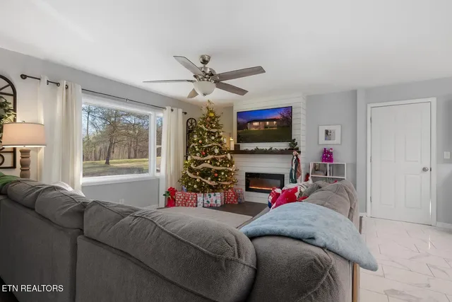 $275,000 | 319 Meadowview Drive, Harriman, TN 37748