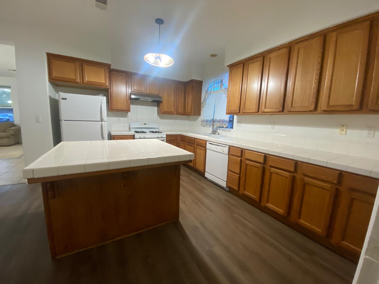 2244 North Thompson Avenue Reedley, CA 93654 - Photo 8 of 31