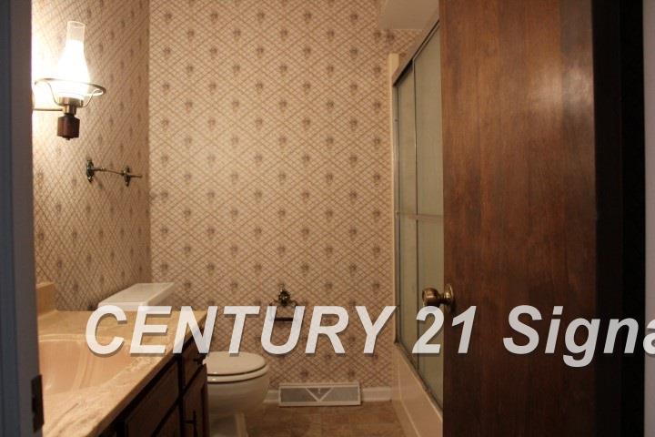 4752 Shattuck Road, Unit 4754 Saginaw, MI 48603 - Photo 7 of 17 Gallery Image 7