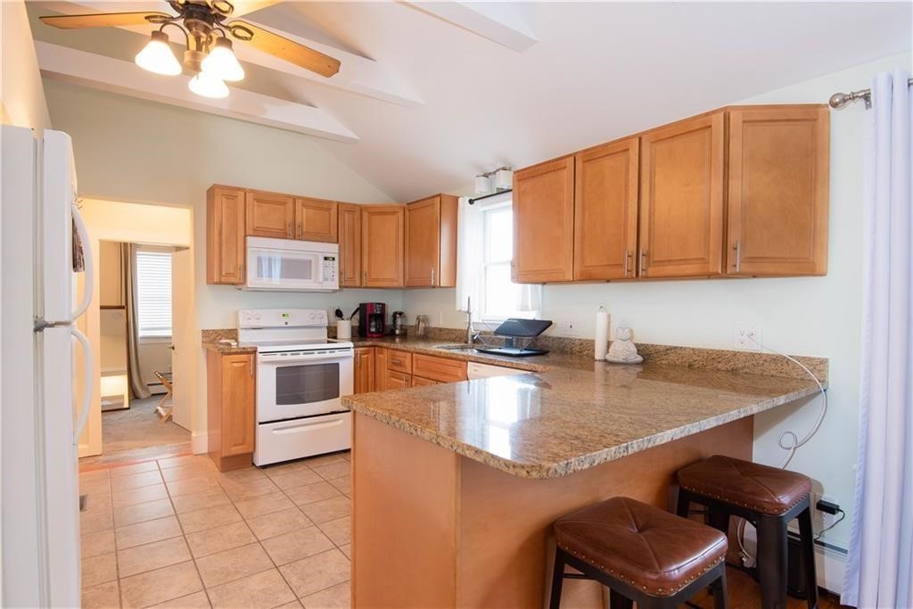 391 Aquidneck Avenue Middletown, RI 02842 - Photo 4 of 15