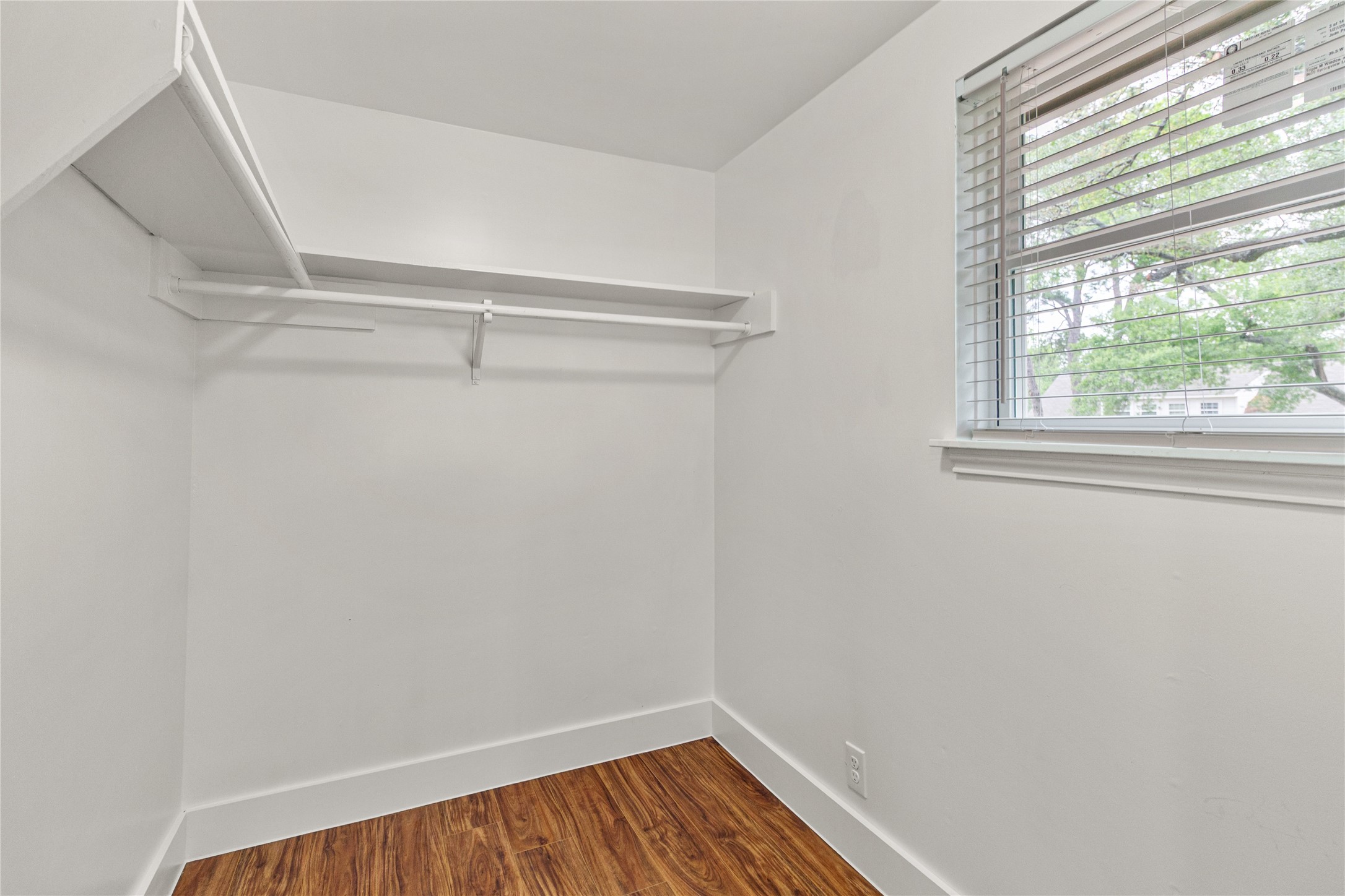 9639 Springview Lane Houston, TX 77080 - Photo 11 of 28