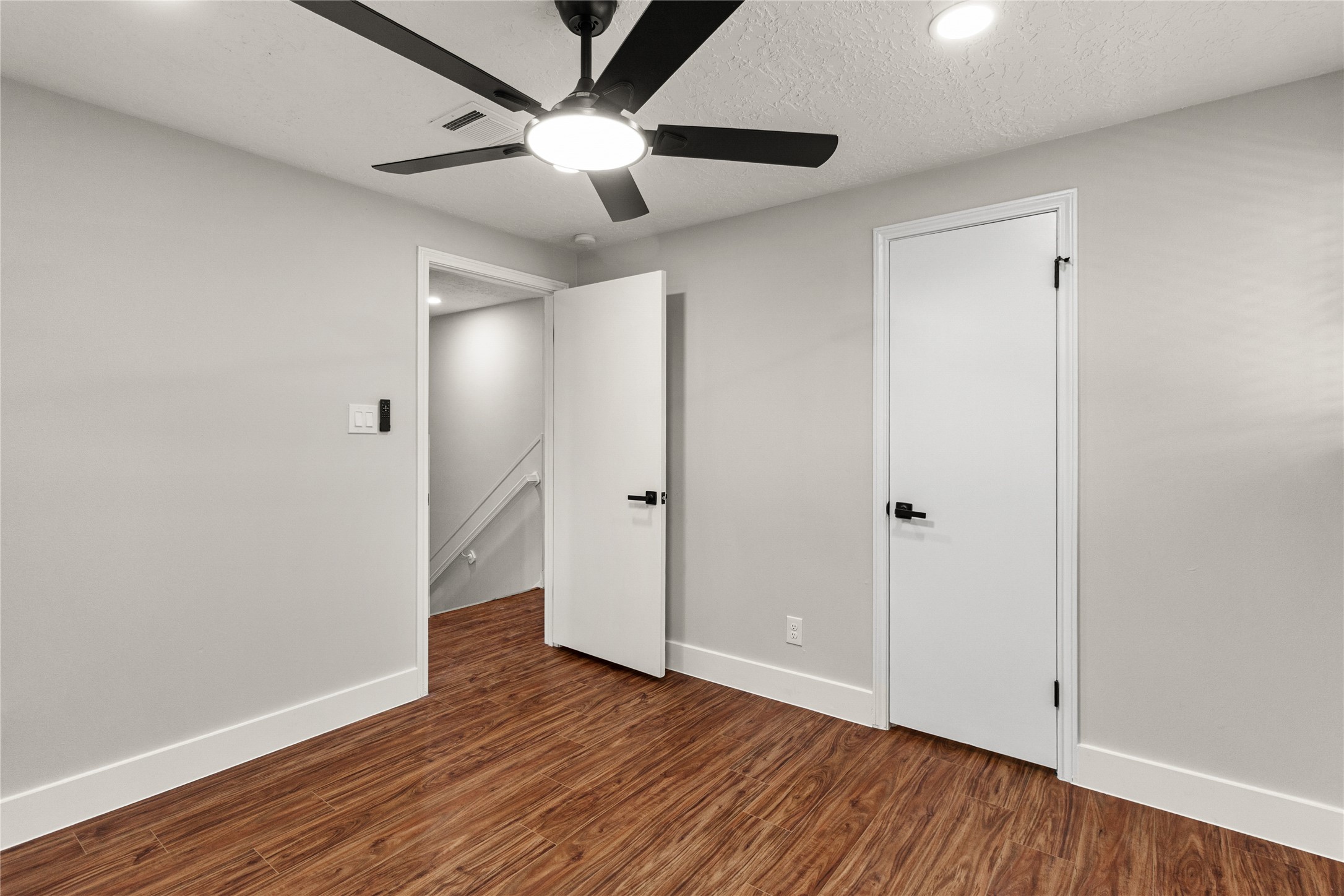 9639 Springview Lane Houston, TX 77080 - Photo 12 of 28