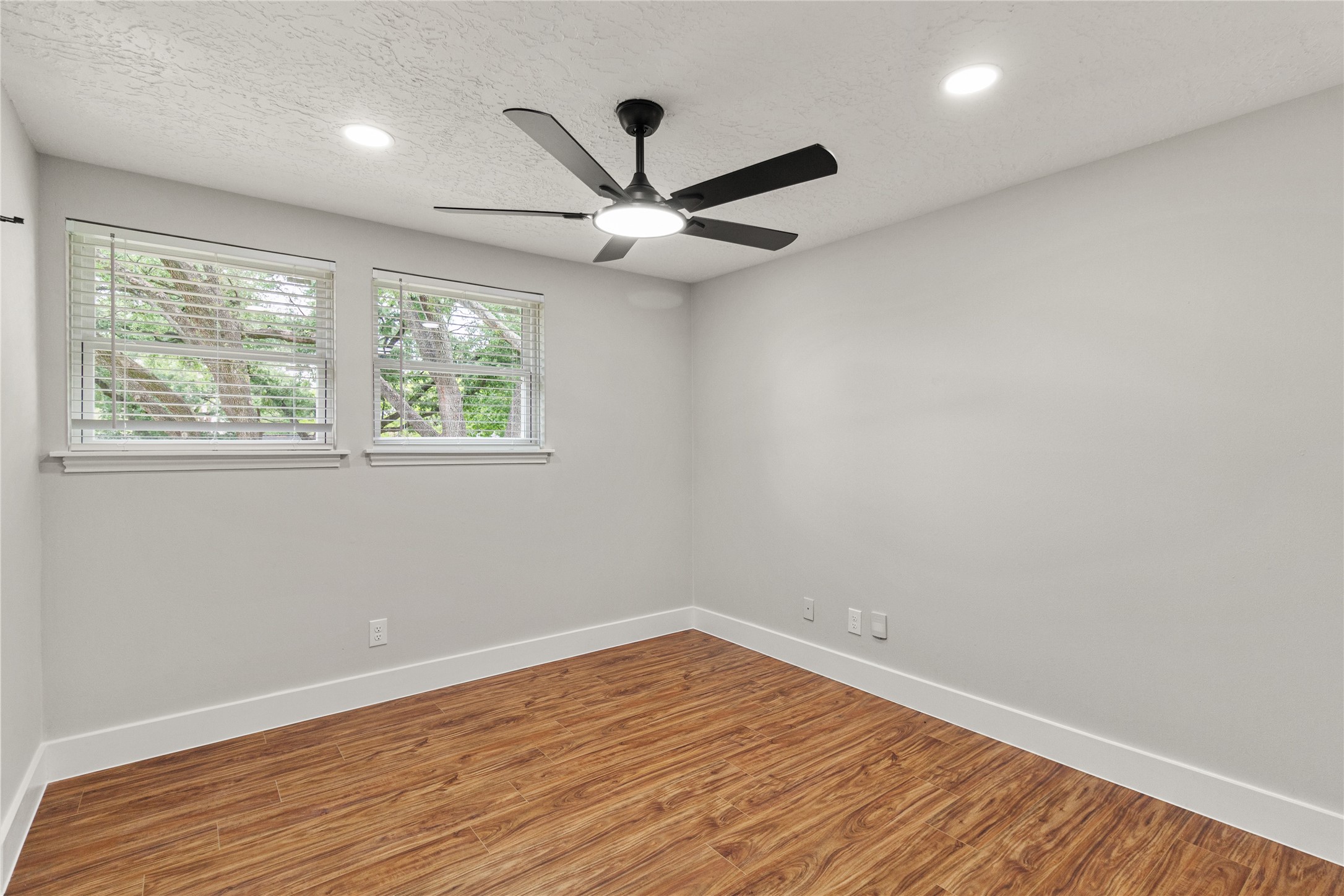 9639 Springview Lane Houston, TX 77080 - Photo 13 of 28