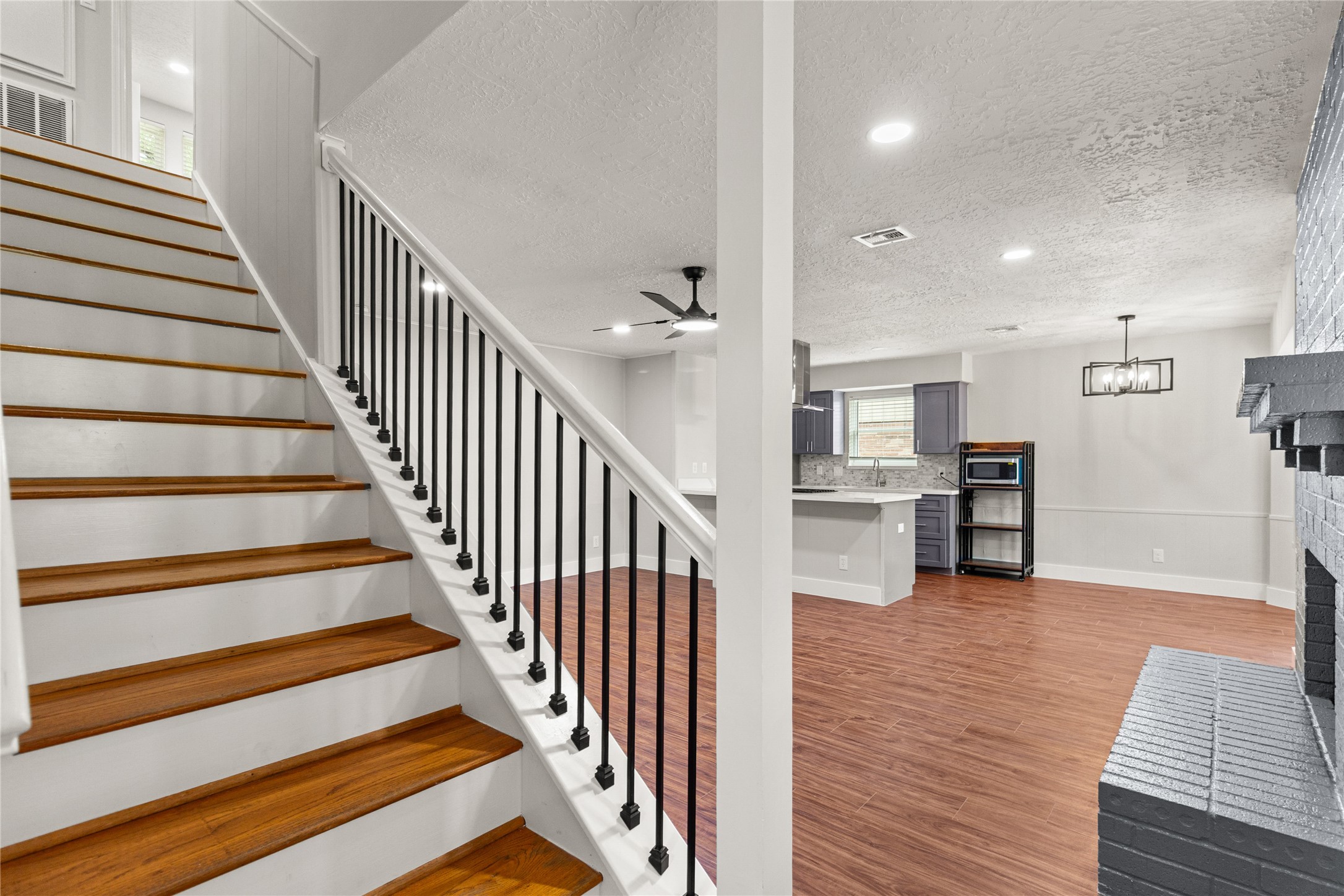 9639 Springview Lane Houston, TX 77080 - Photo 18 of 28