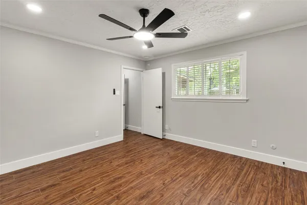 $2,900 | 9639 Springview Lane, Houston, TX 77080