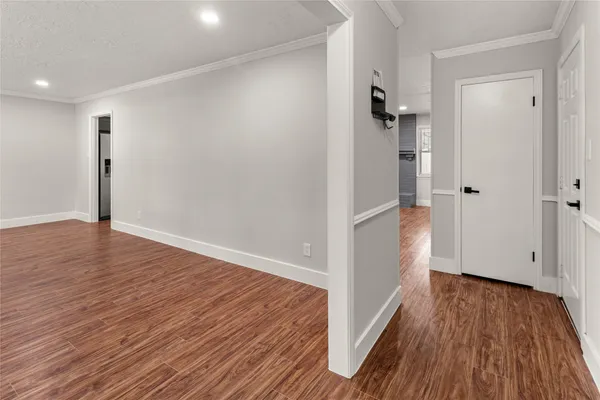 $2,900 | 9639 Springview Lane, Houston, TX 77080