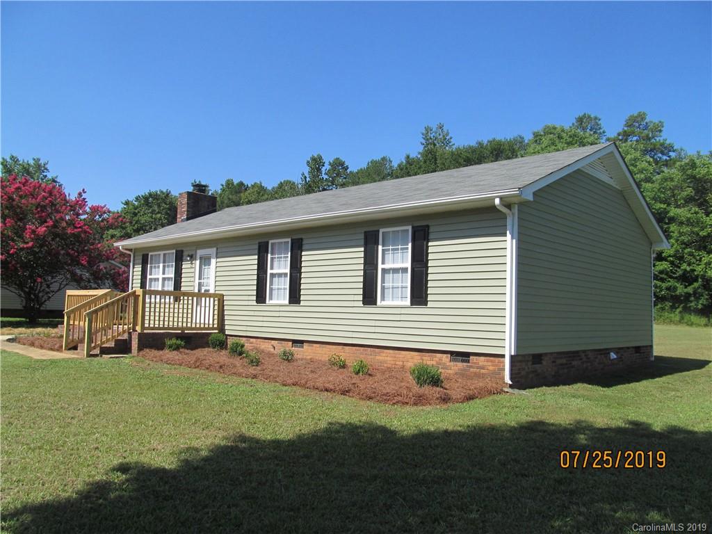 1047 Hay Row Road Clover, SC 29710 - Photo 3 of 21 Gallery Image 3