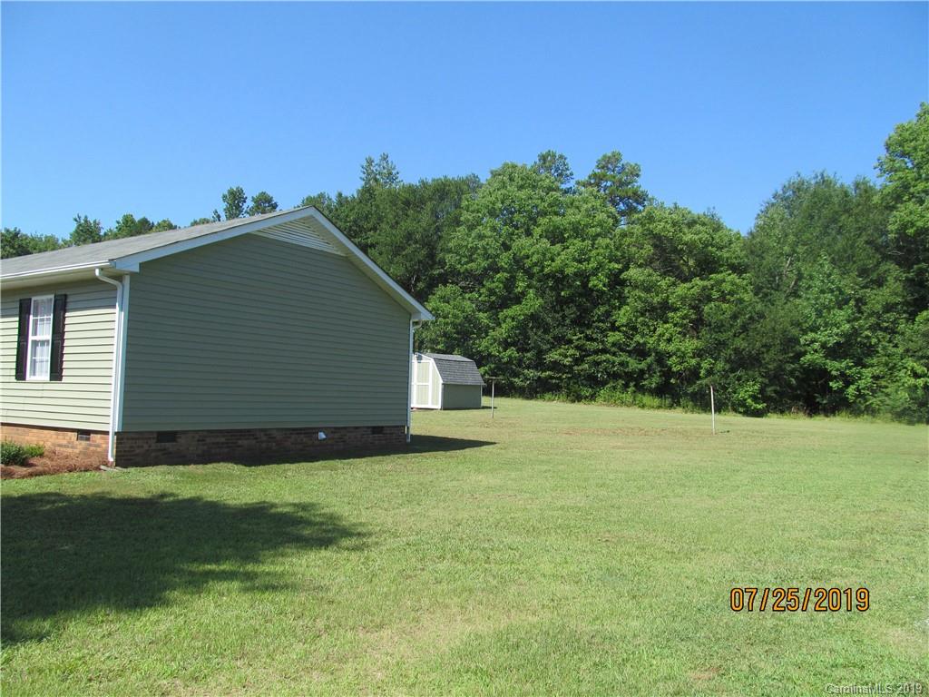 1047 Hay Row Road Clover, SC 29710 - Photo 4 of 21 Gallery Image 4