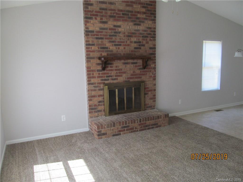 1047 Hay Row Road Clover, SC 29710 - Photo 6 of 21 Gallery Image 6
