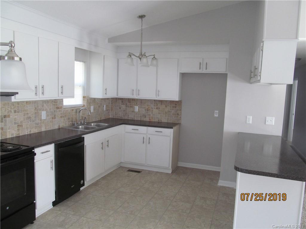 1047 Hay Row Road Clover, SC 29710 - Photo 9 of 21 Gallery Image 9