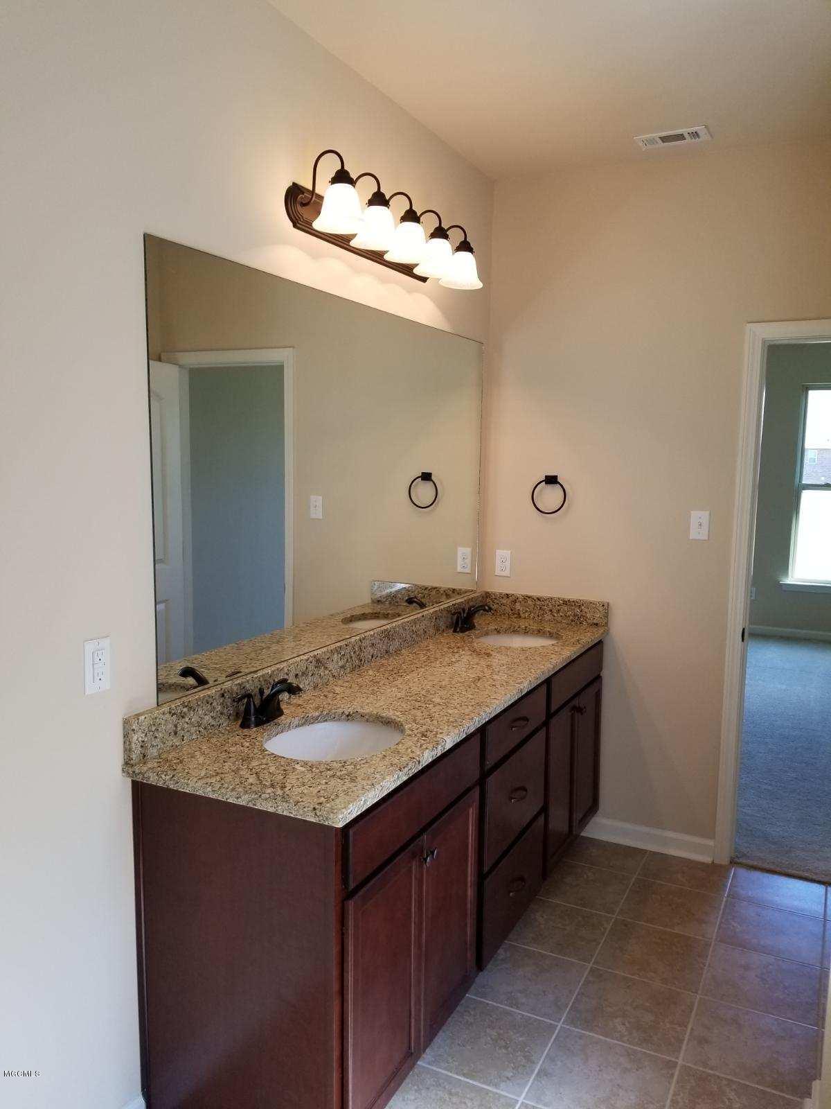 14480 North Swan Road Gulfport, MS 39503 - Photo 18 of 26 IMG_0487