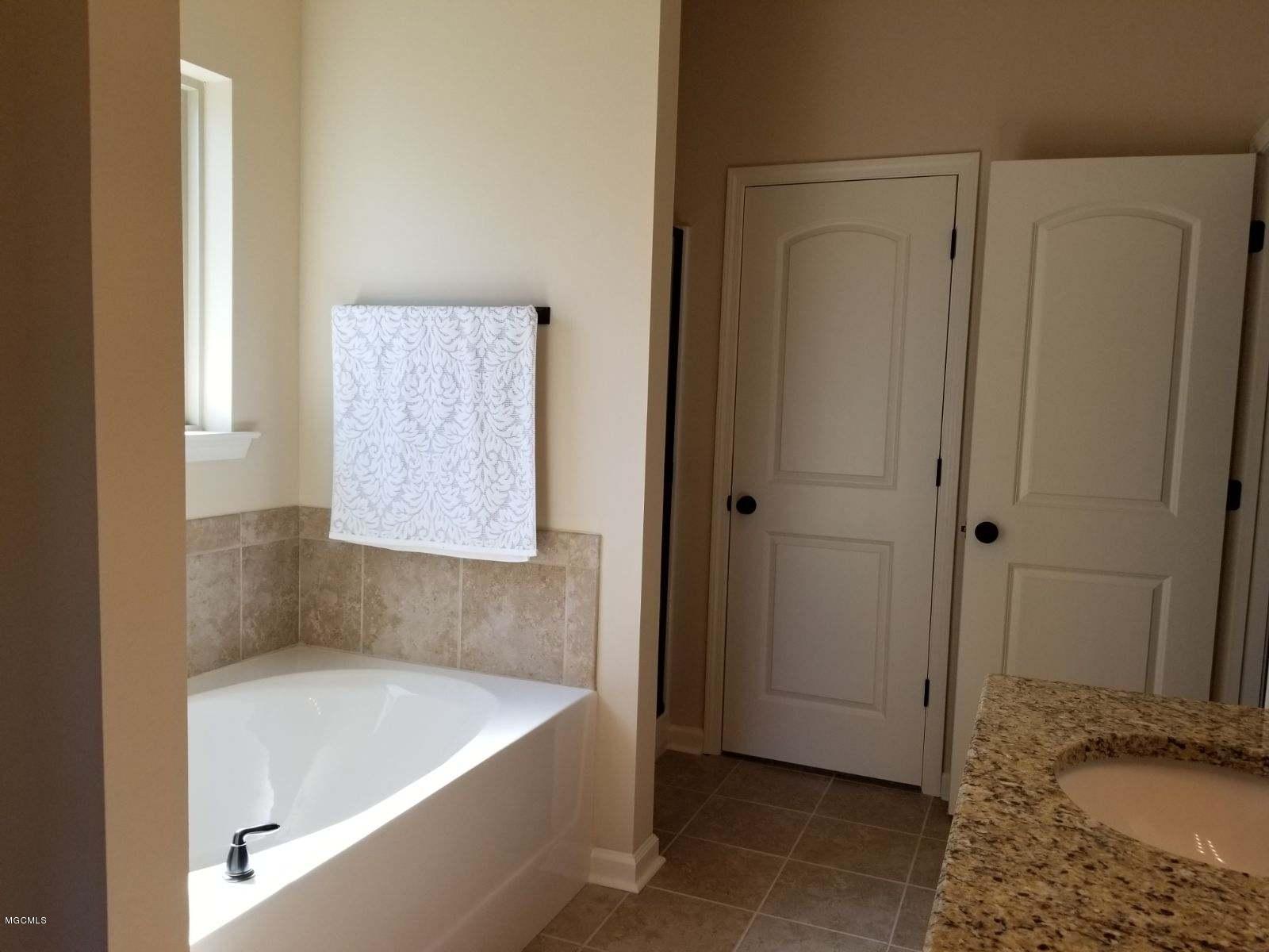 14480 North Swan Road Gulfport, MS 39503 - Photo 20 of 26 IMG_0516