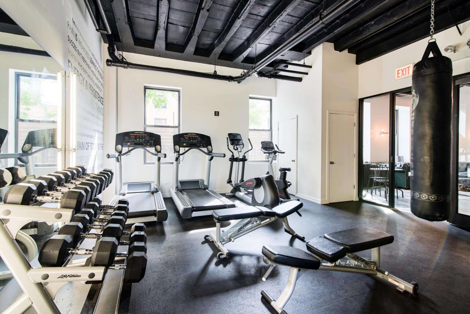 5718 North Winthrop Avenue, Unit 802 Chicago, IL 60660 - Photo 16 of 16 a view of a room with gym equipment