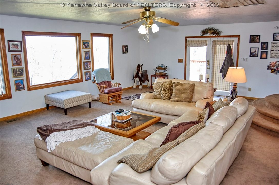 229 Buff Creek Road Hurricane, WV 25526 - Photo 4 of 27 Gallery Image 4