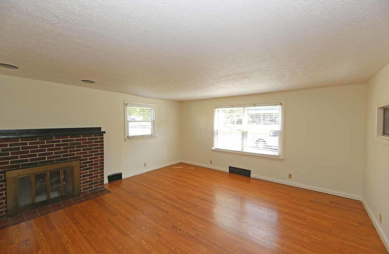 315 Wooster Road Mount Vernon, OH 43050 - Photo 3 of 16 Gallery Image 3