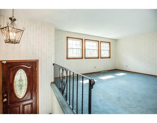 45 Track Road Reading, MA 01867 - Photo 4 of 24 Gallery Image 4
