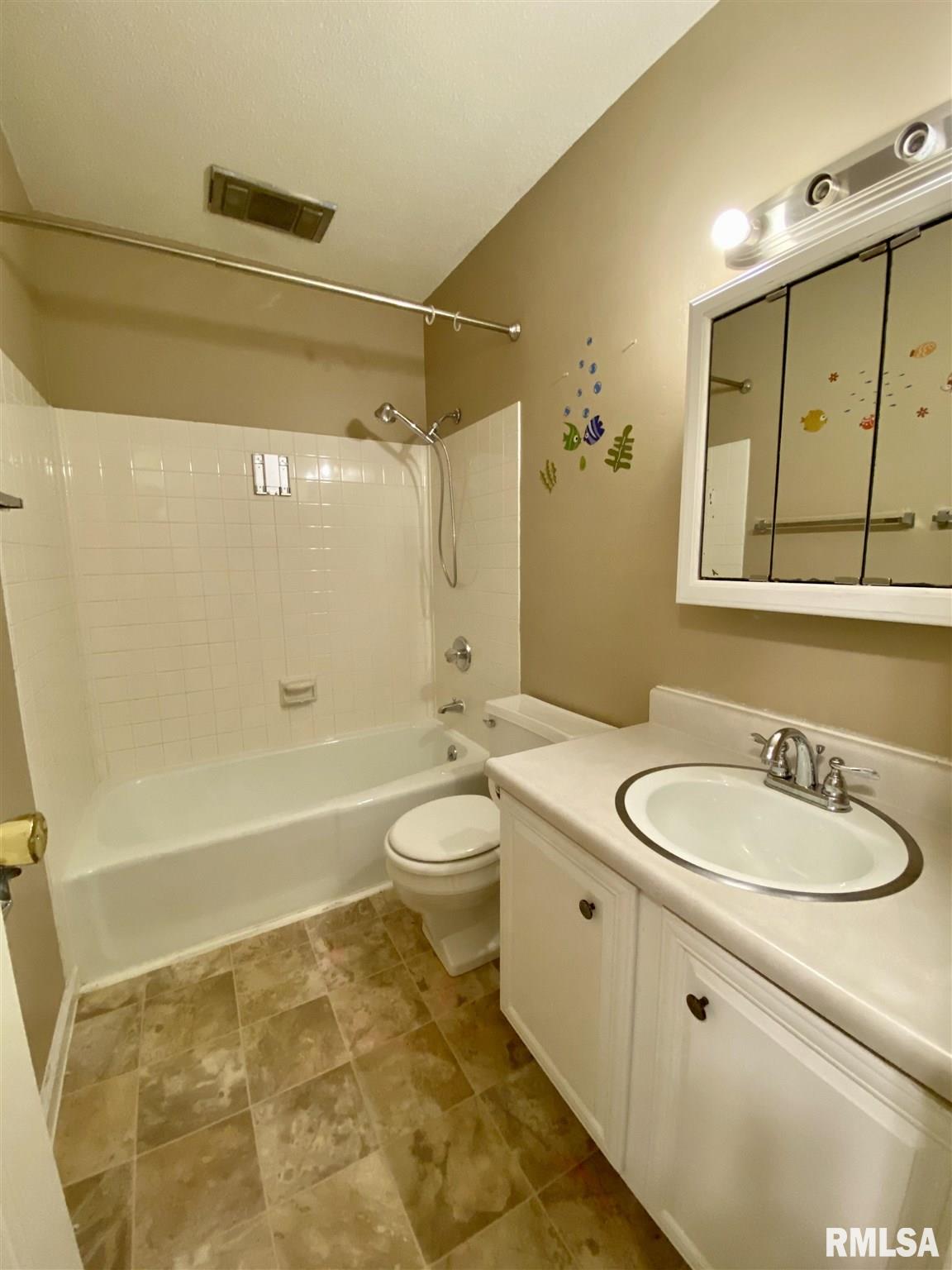 205 Jamestown Road Macomb, IL 61455 - Photo 17 of 21 Gallery Image 17