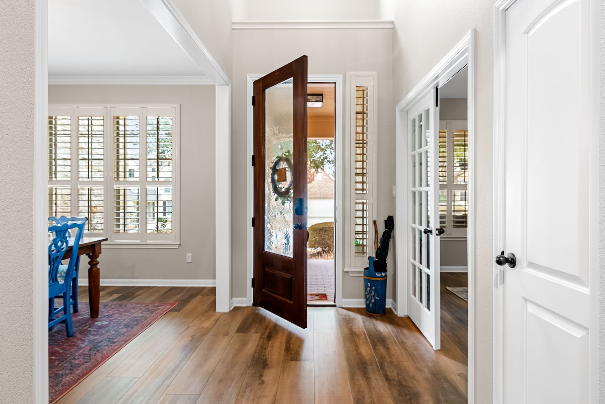 12001 Montclair Bend Austin, TX 78732 - Photo 3 of 37