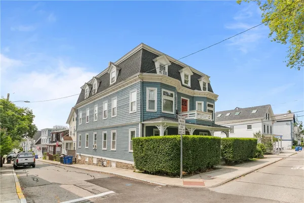 $2,800 | 501 Spring Street, Unit 1, Newport, RI 02840