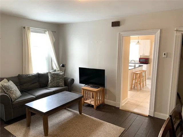 $3,000 | 501 Spring Street, Unit 1, Newport, RI 02840