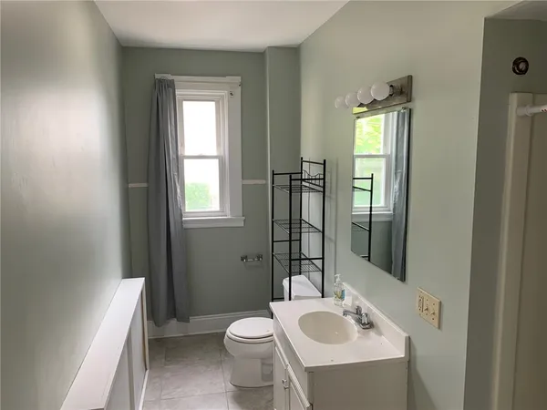 $2,800 | 501 Spring Street, Unit 1, Newport, RI 02840