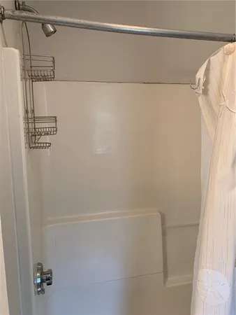 $2,800 | 501 Spring Street, Unit 1, Newport, RI 02840