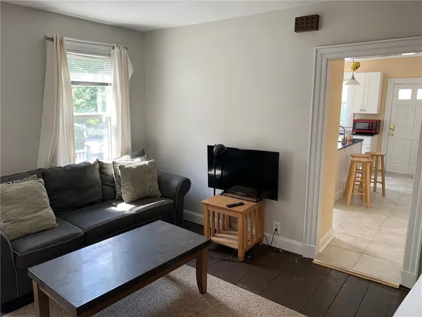 $2,800 | 501 Spring Street, Unit 1, Newport, RI 02840