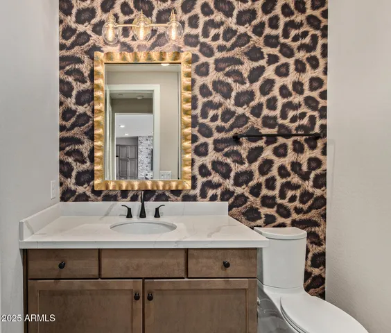 a view of entryway with kitchen