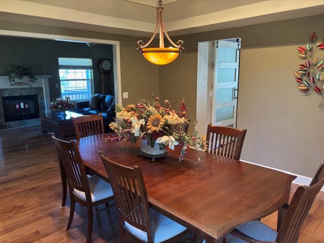 2579 Otter Trail Cool, CA 95614 - Photo 14 of 53 a dining room with furniture and window