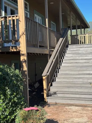 a view of entryway with a front door