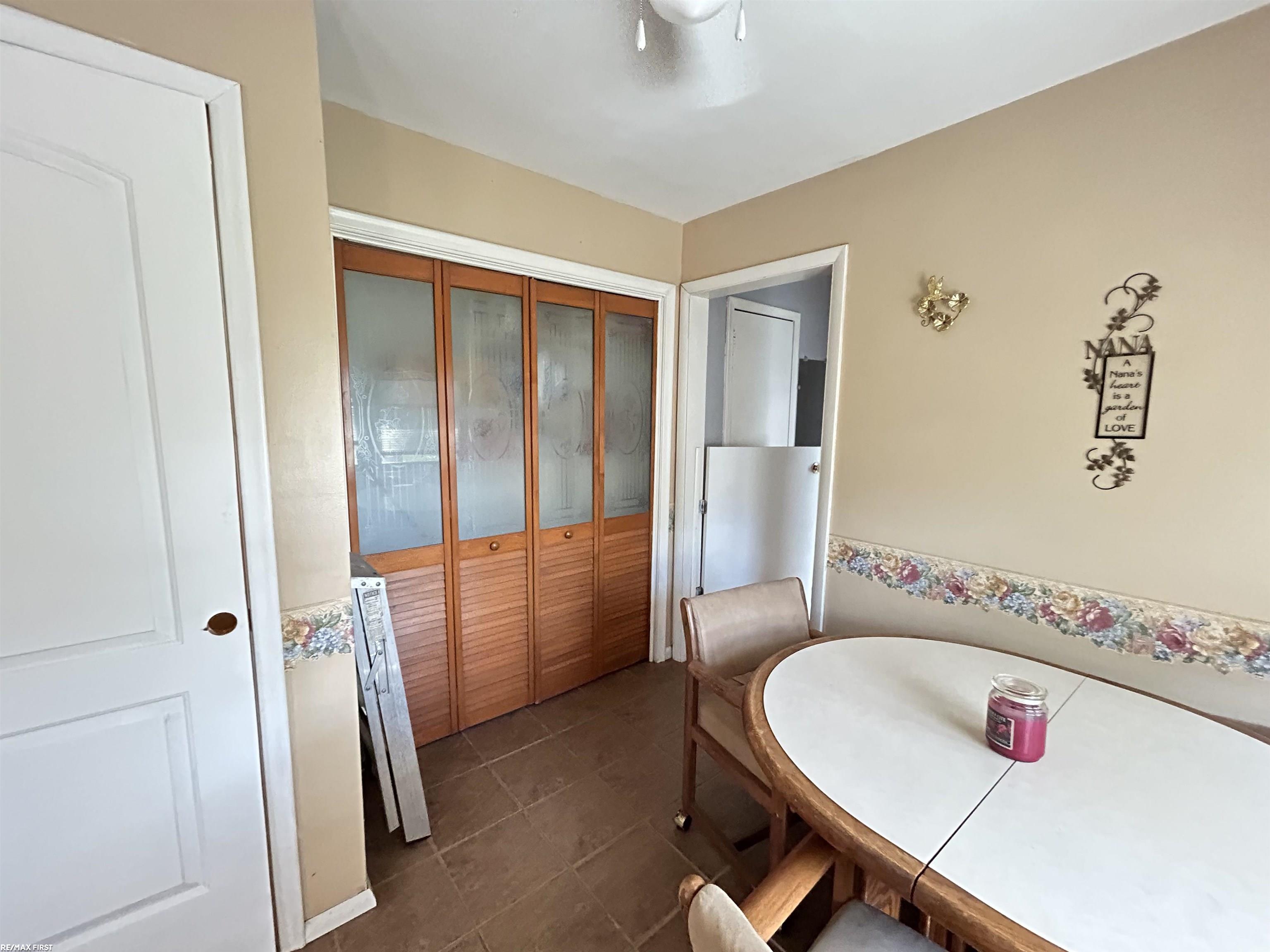 8694 Stephens Road Warren, MI 48089 - Photo 12 of 29 50156489-91213833-d57e-464c-96b5-f20d0825e9da.JPG