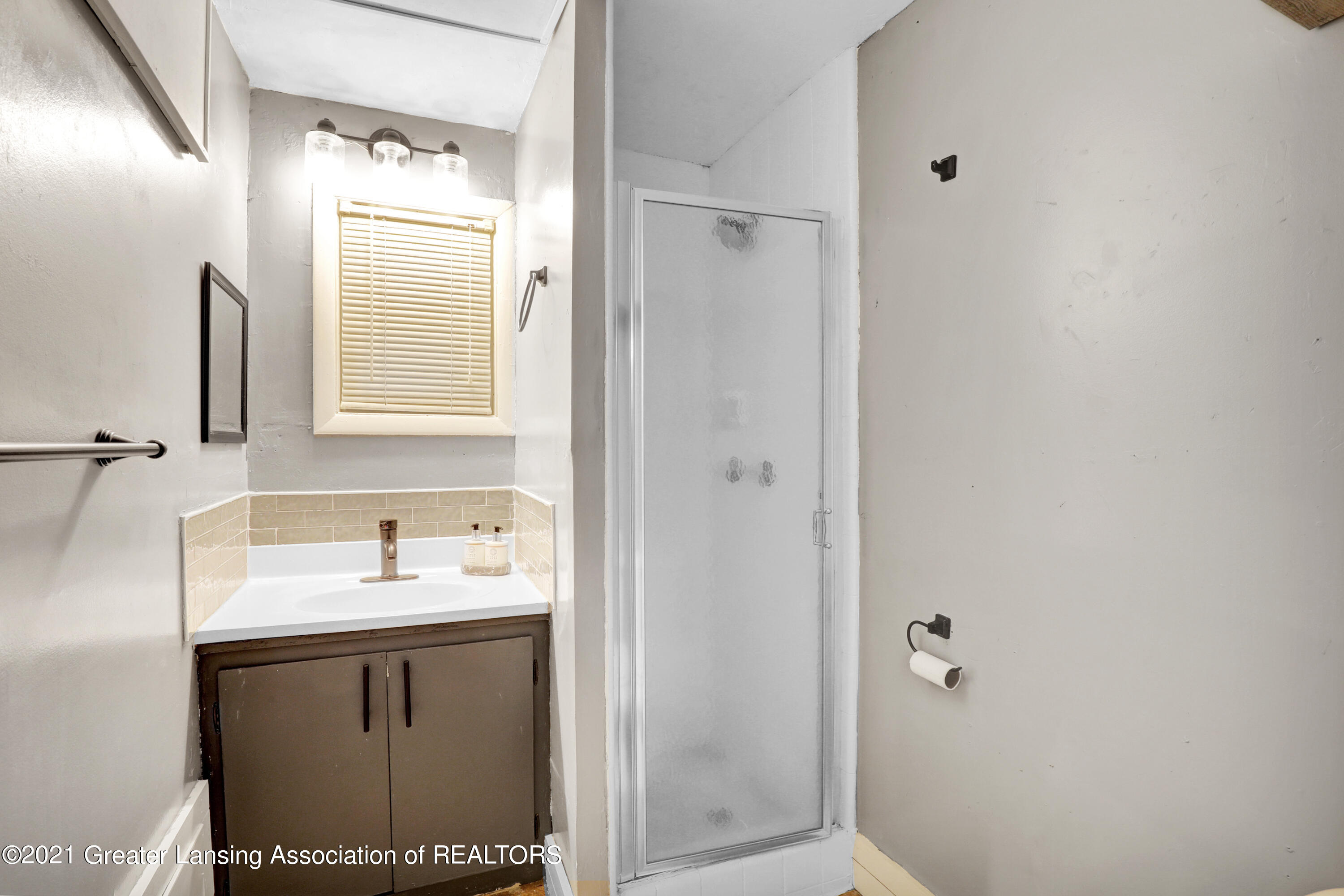 1424 Valley View Road Lansing, MI 48906 - Photo 24 of 34 _I3A7528