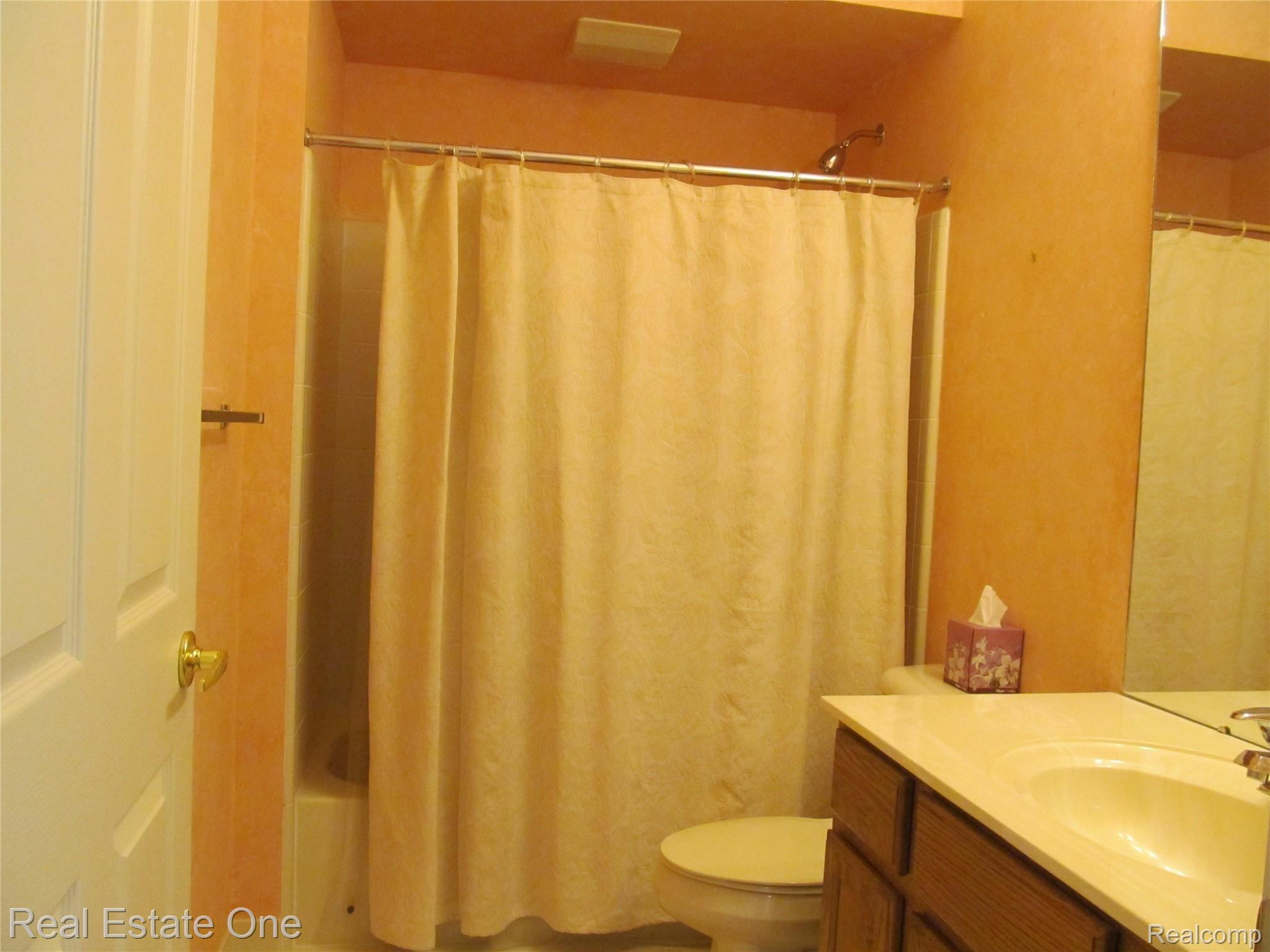 1505 Ford Court, Unit 29 Rochester, MI 48306 - Photo 19 of 30 IMG_1255.JPG