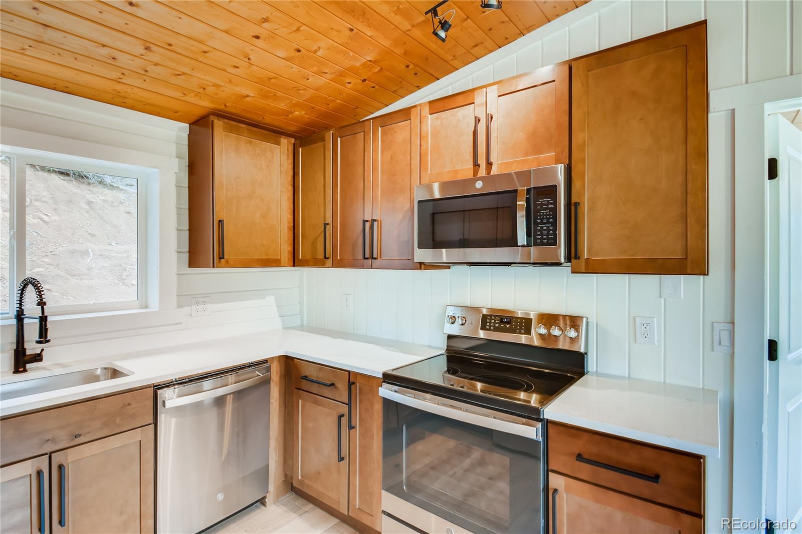 16699 Ouray Road East Pine, CO 80470 - Photo 9 of 39 Gallery Image 9