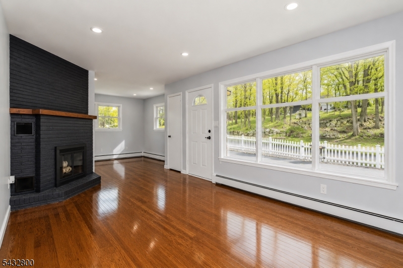 3 Castle Rock Road Lake Hopatcong, NJ 07849 - Photo 3 of 14