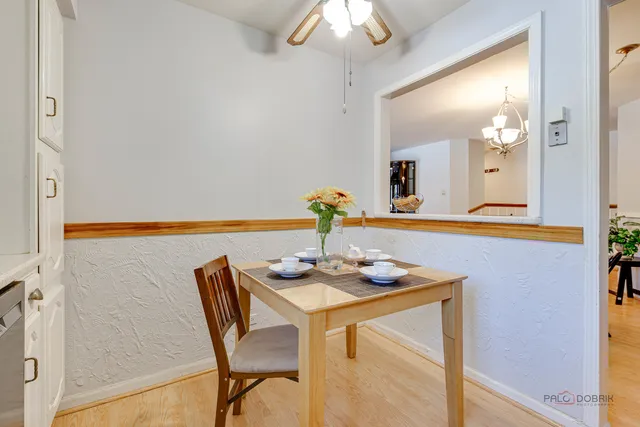 $279,900 | 1025 Cottonwood Court, Unit 1B, Wheeling, IL 60090