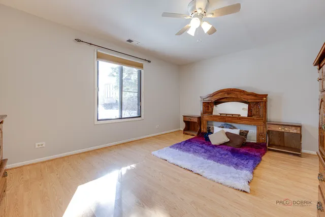 $279,900 | 1025 Cottonwood Court, Unit 1B, Wheeling, IL 60090