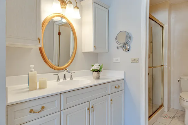 $279,900 | 1025 Cottonwood Court, Unit 1B, Wheeling, IL 60090