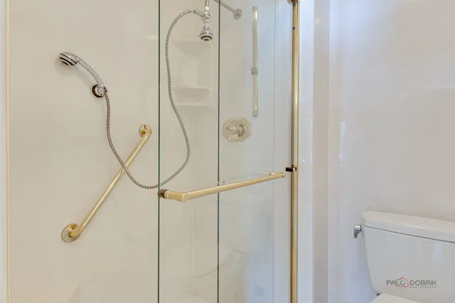 $279,900 | 1025 Cottonwood Court, Unit 1B, Wheeling, IL 60090