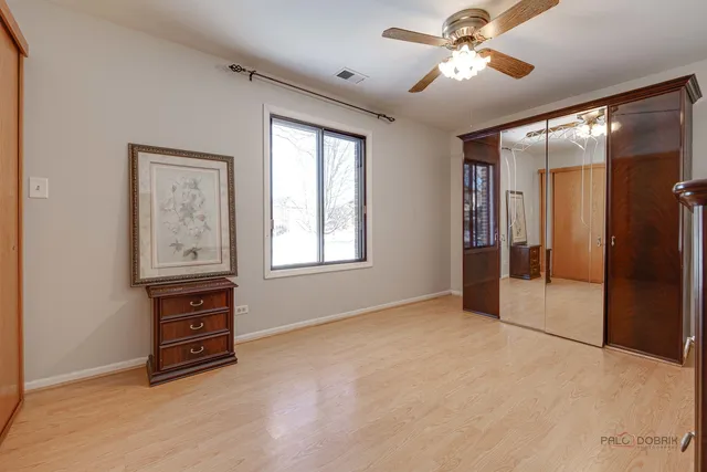 $279,900 | 1025 Cottonwood Court, Unit 1B, Wheeling, IL 60090