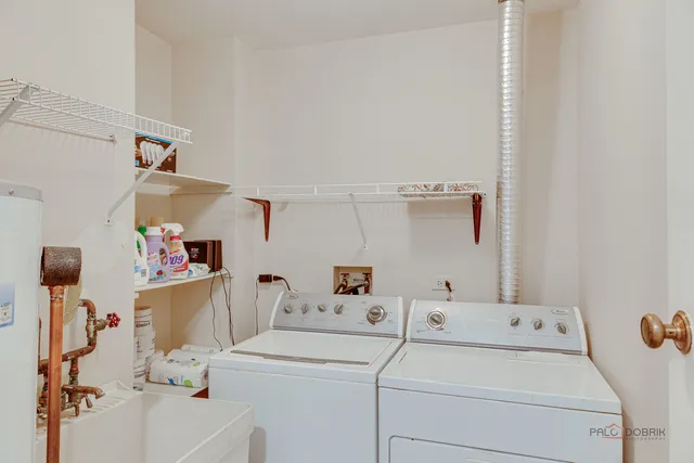 $279,900 | 1025 Cottonwood Court, Unit 1B, Wheeling, IL 60090