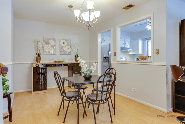 $279,900 | 1025 Cottonwood Court, Unit 1B, Wheeling, IL 60090