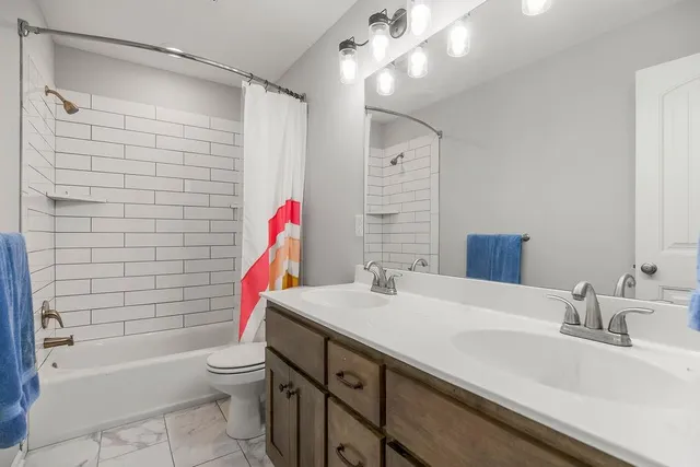 $485,000 | 457 Lilly Lane, Liberty, MO 64068