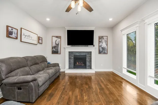 $485,000 | 457 Lilly Lane, Liberty, MO 64068