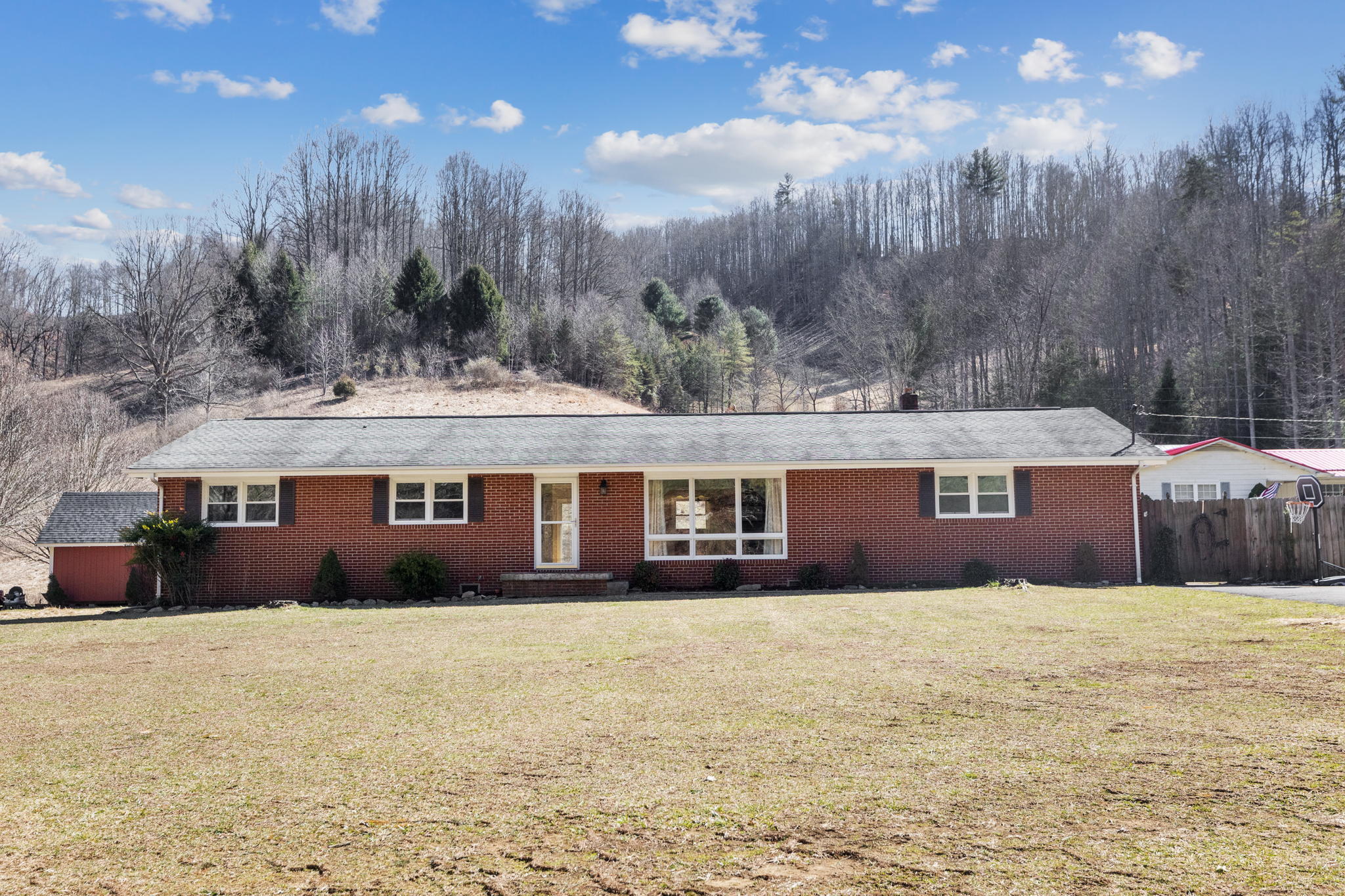 171 Simerly Creek Road Hampton, TN 37658 - Photo 2 of 32 31-web-or-mls-217A2082
