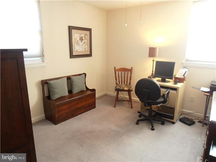 951 Crest Lane Springfield, PA 19064 - Photo 9 of 13 Gallery Image 9