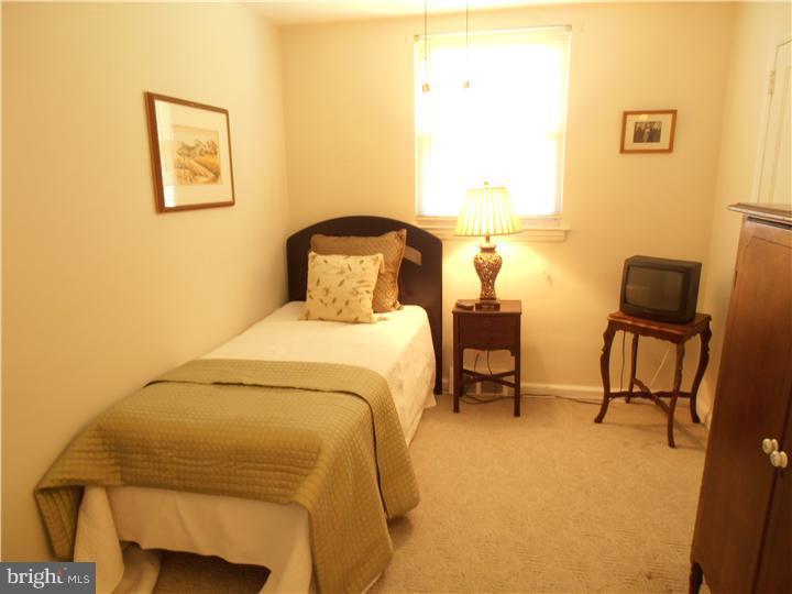 951 Crest Lane Springfield, PA 19064 - Photo 10 of 13 Gallery Image 10